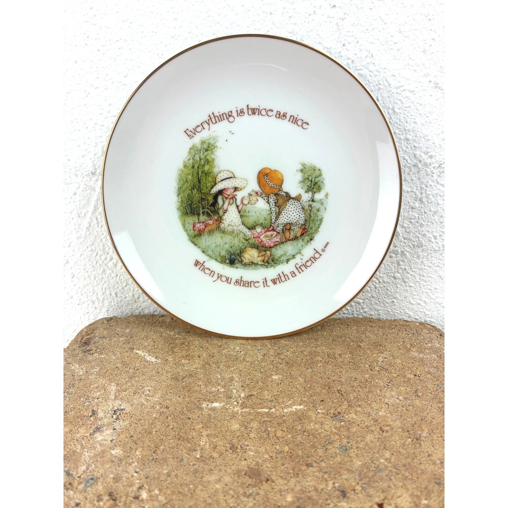 Lasting Memories White Porcelain Picnic Plate Vintage 1975 Gold Rim Friendship